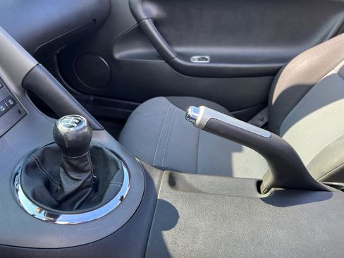 Used 2006 Pontiac Solstice Roadster w/ Power Package image 34