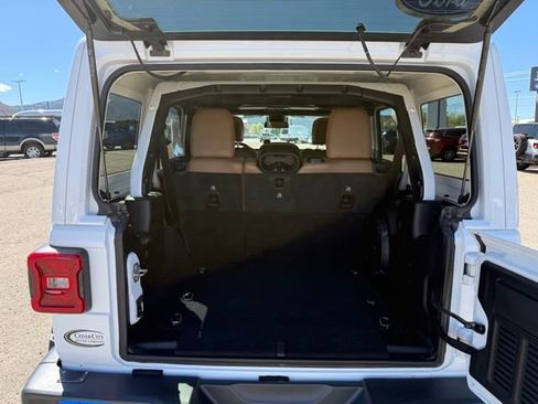 Used 2020 Jeep Wrangler Unlimited Sahara AWD/4WD image 9