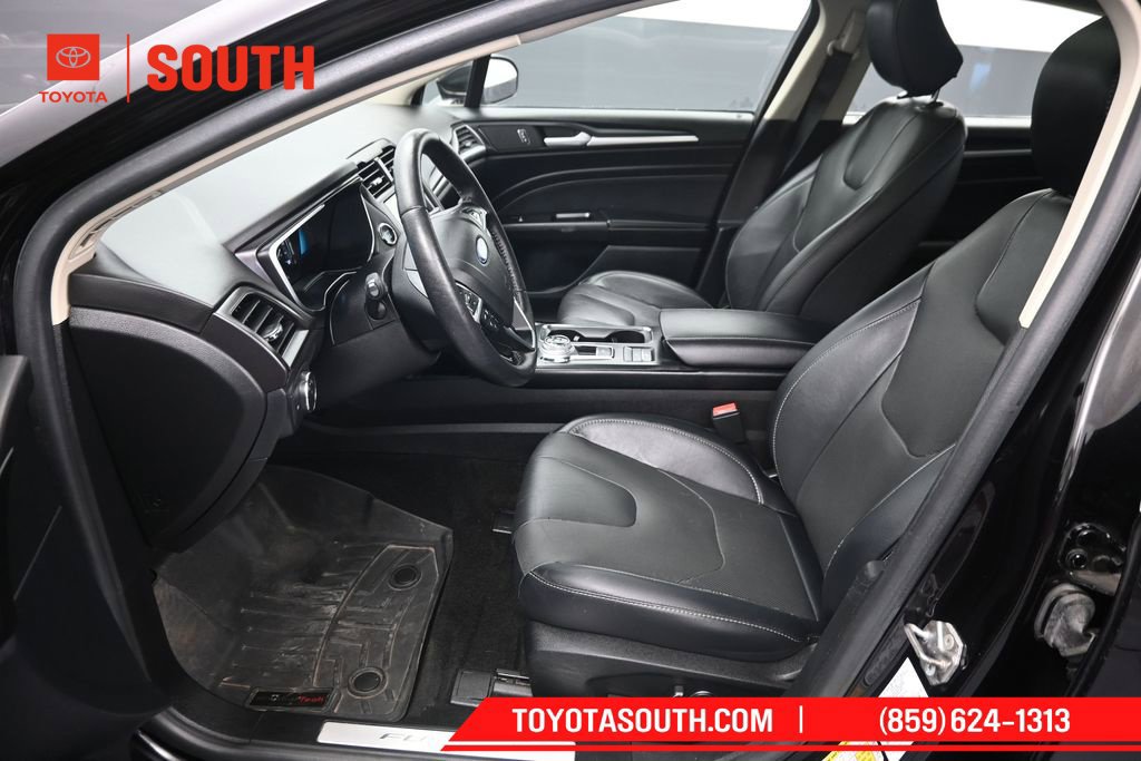 Used 2020 Ford Fusion Energi Titanium FWD image 9