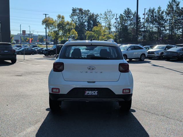 Used 2025 Hyundai Venue SEL FWD image 6