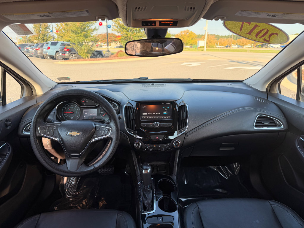 Used 2017 Chevrolet Cruze Premier FWD image 14