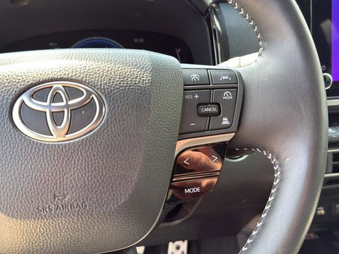 Used 2026 Toyota Camry SE FWD image 22