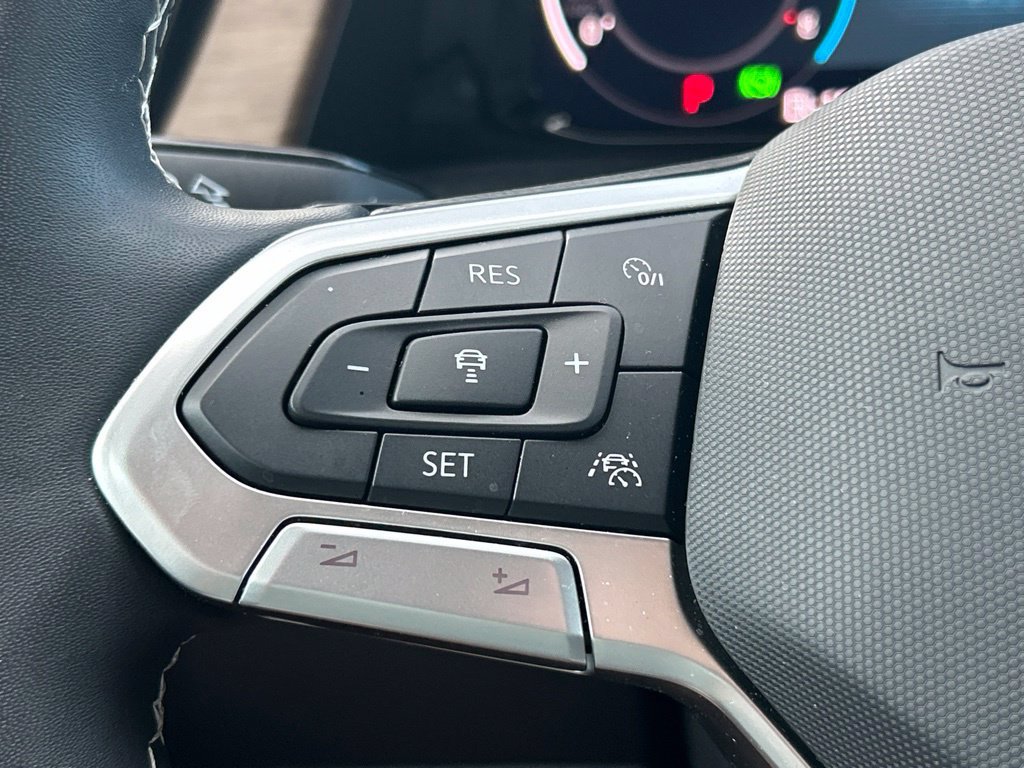 Certified 2024 Volkswagen Atlas SE FWD image 26