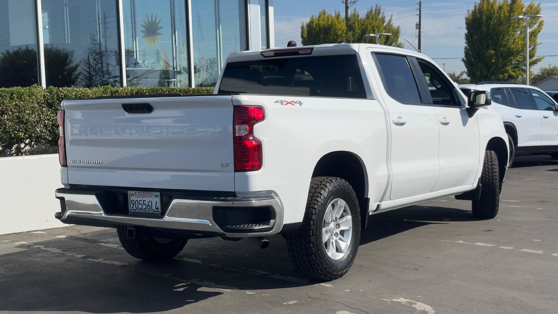 Used 2023 Chevrolet Silverado 1500 LT w/ Work Truck Package AWD/4WD image 4