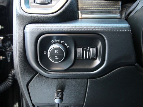 Used 2019 RAM 2500 Limited image 26