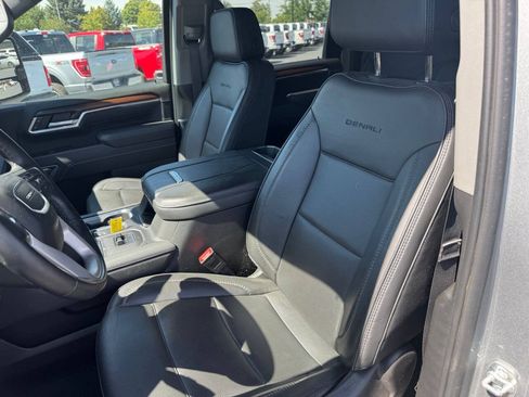 Used 2025 GMC Sierra 3500 Denali w/ Technology Package AWD/4WD image 10