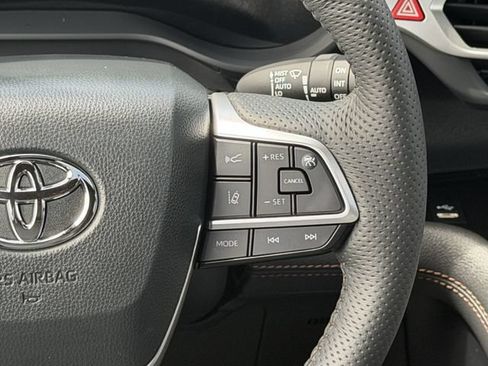 Certified 2025 Toyota Sienna Platinum AWD/4WD image 13