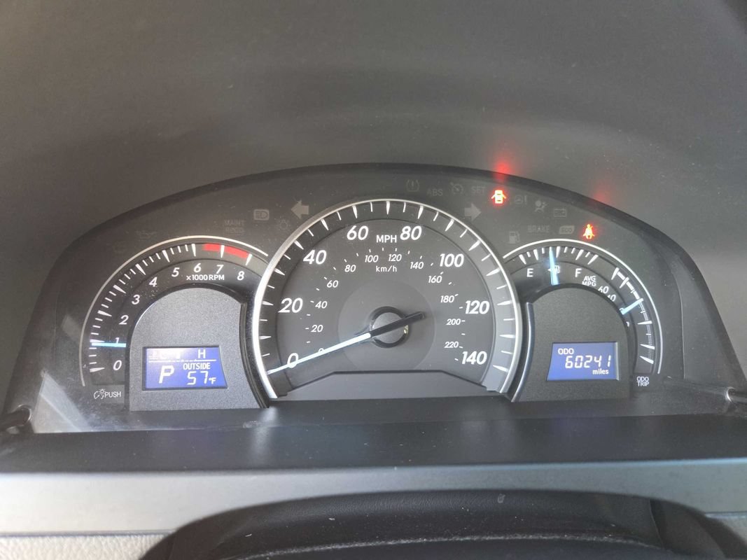 Used 2014 Toyota Camry LE FWD image 19