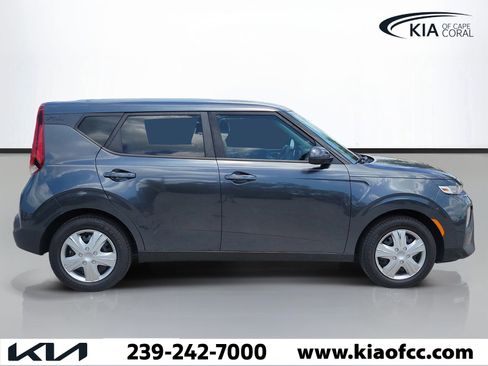 Used 2020 Kia Soul LX FWD image 2