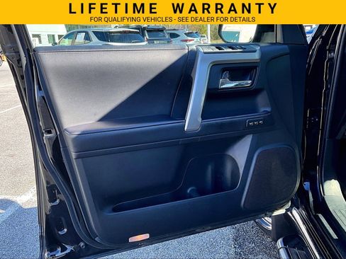 Used 2022 Toyota 4Runner Limited AWD/4WD image 19