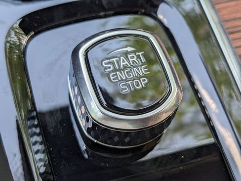 New 2025 Volvo XC60 B5 Ultra w/ Climate Package image 30