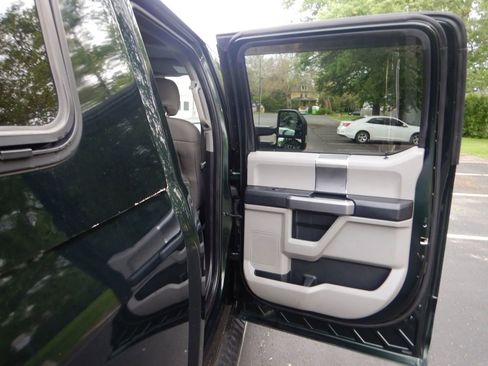 Used 2015 Ford F150 XLT w/ Equipment Group 302A Luxury AWD/4WD image 23