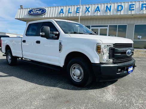 Used 2019 Ford F250 XL w/ Power Equipment Group image 2