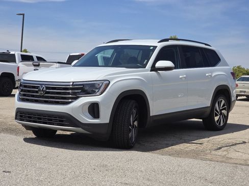Used 2024 Volkswagen Atlas SE FWD image 8