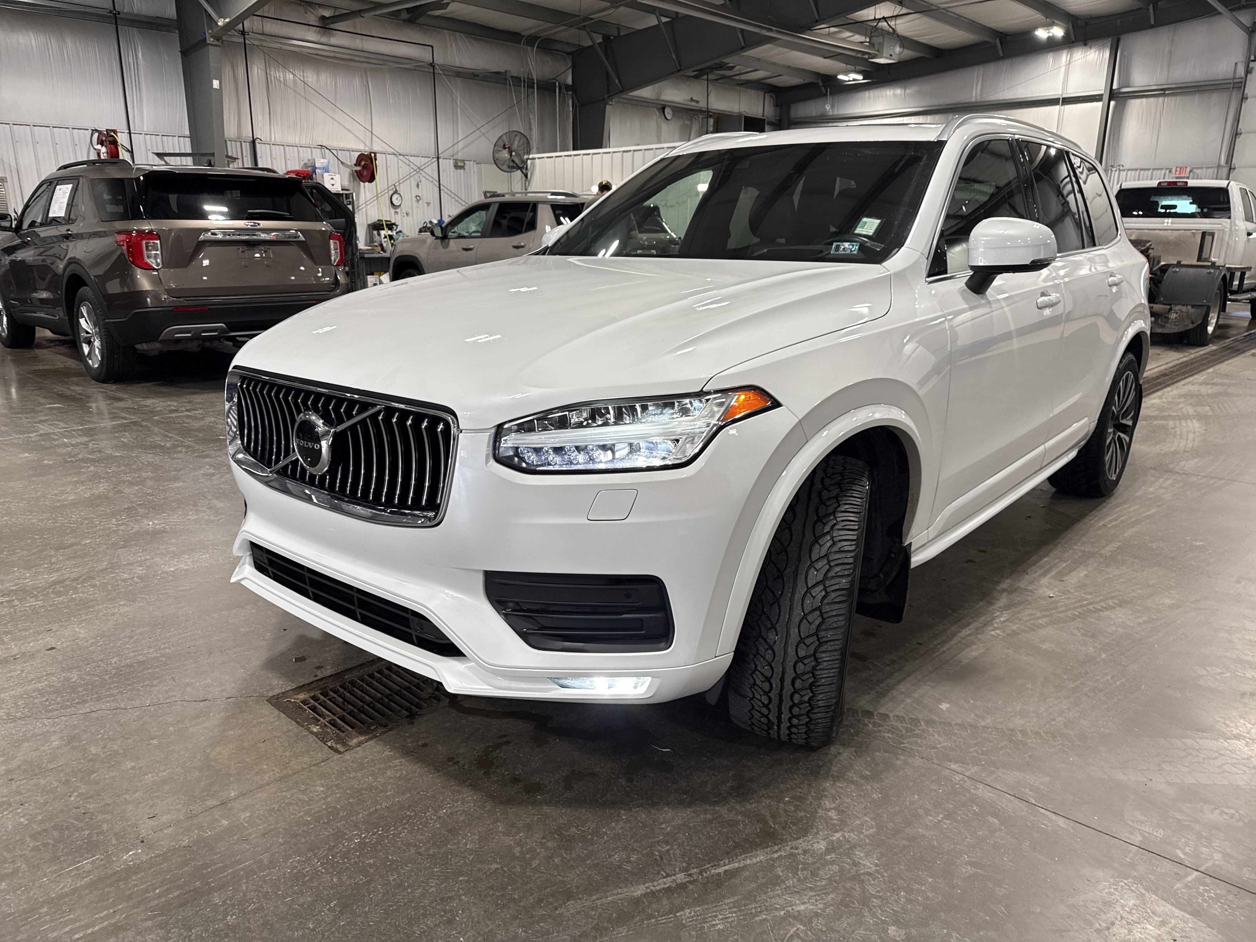 Used 2020 Volvo XC90 T6 Momentum AWD/4WD image 6