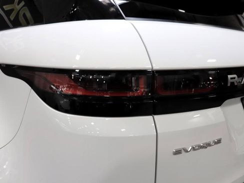 Used 2023 Land Rover Range Rover Evoque SE image 5