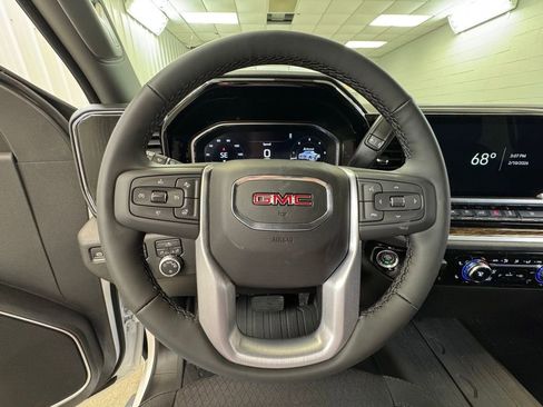 New 2026 GMC Sierra 1500 SLE w/ Preferred Package AWD/4WD image 32