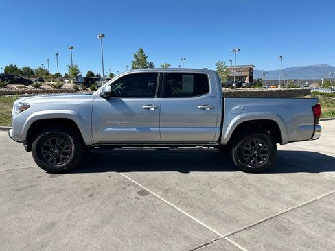 Used 2021 Toyota Tacoma SR5 w/ SR5 Appearance Package (SM) RWD image 4