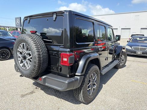 Used 2025 Jeep Wrangler Unlimited Sahara w/ Safety Group AWD/4WD image 7