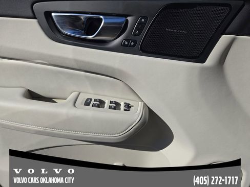 Certified 2023 Volvo XC60 B5 Ultimate w/ Climate Package image 22