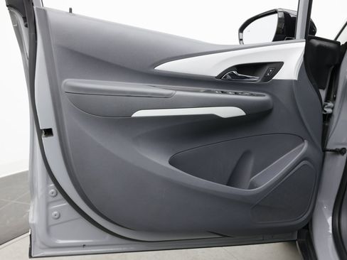 Used 2021 Chevrolet Bolt LT FWD image 13