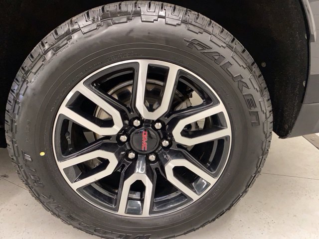 Used 2023 GMC Yukon AT4 AWD/4WD image 39