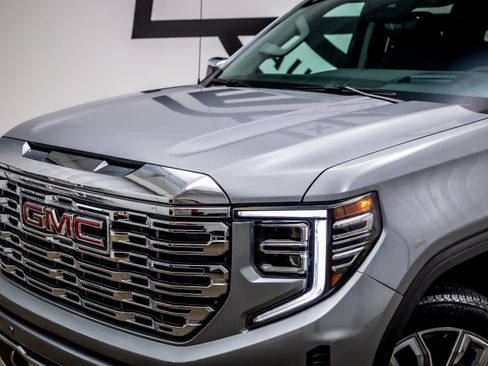 Used 2025 GMC Sierra 1500 Denali w/ Denali Reserve Package AWD/4WD image 23