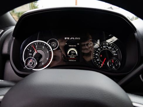 Used 2024 RAM 5500 Tradesman w/ Chrome Appearance Group image 12