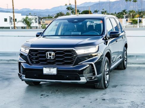 Used 2025 Honda Pilot EX-L image 4