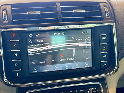 Used 2020 Lincoln Continental Reserve image 13