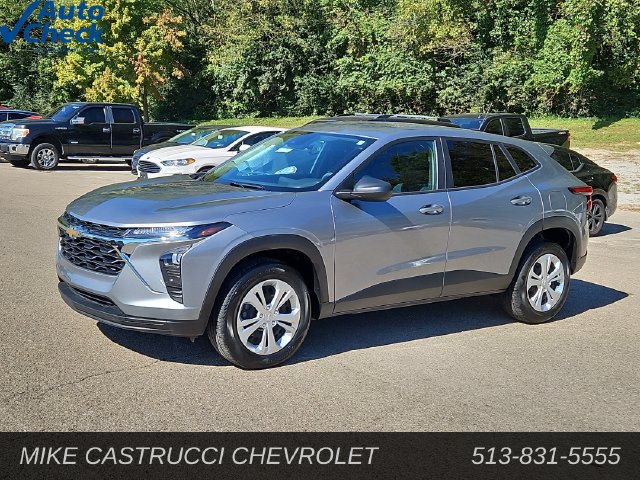 Used 2024 Chevrolet Trax LS FWD image 1