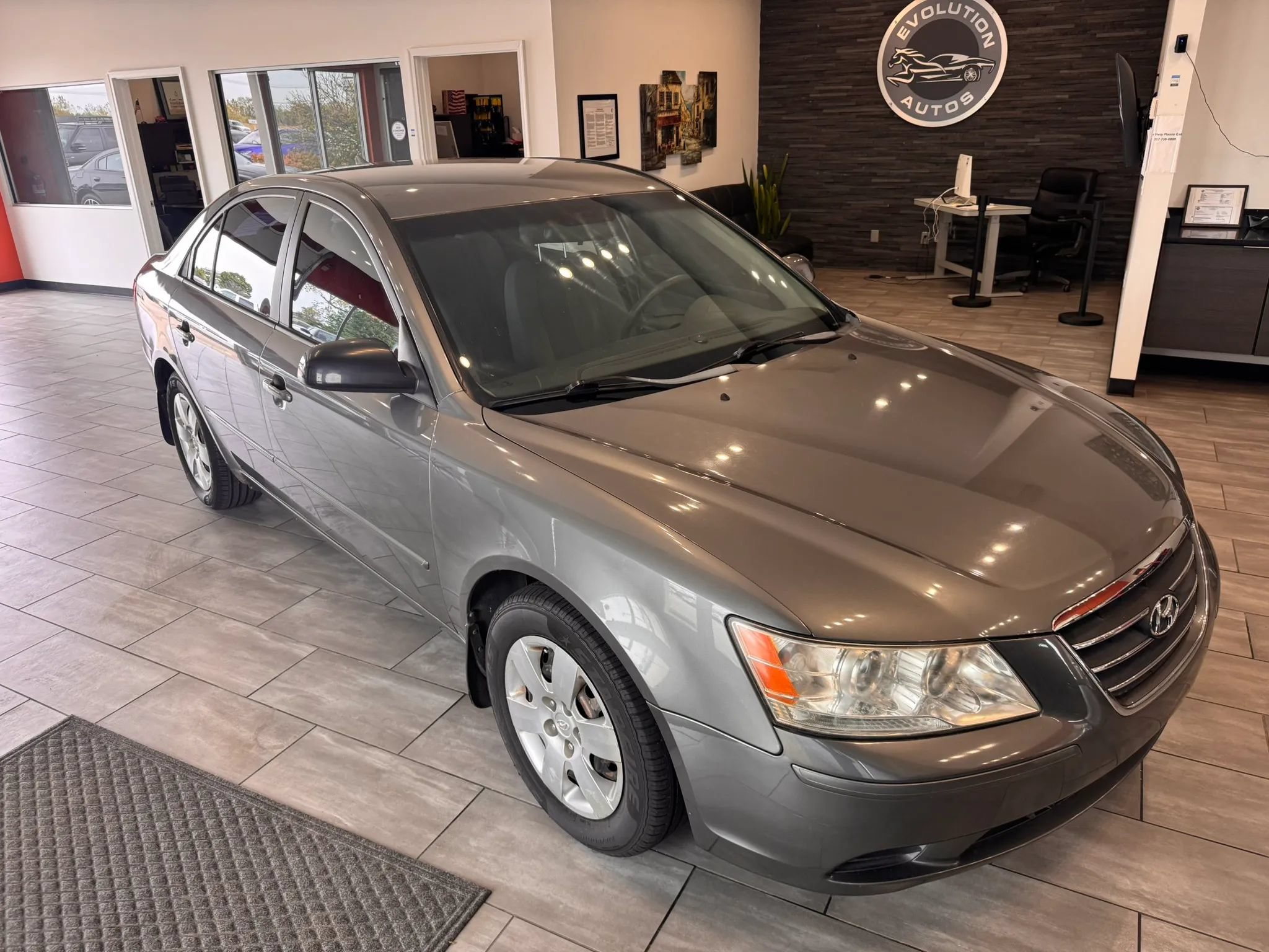 Used 2010 Hyundai Sonata GLS FWD image 4