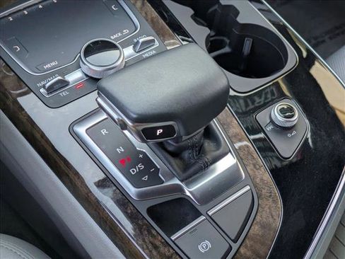 Used 2018 Audi Q7 3.0T Premium Plus image 12