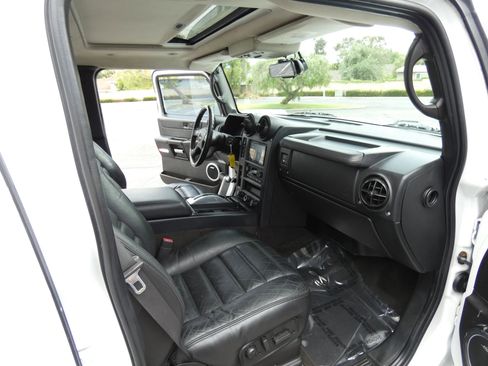 Used 2006 HUMMER H2 image 25