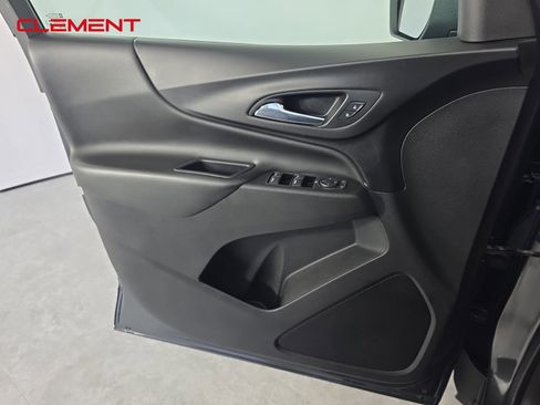 Used 2021 Chevrolet Equinox LT image 23