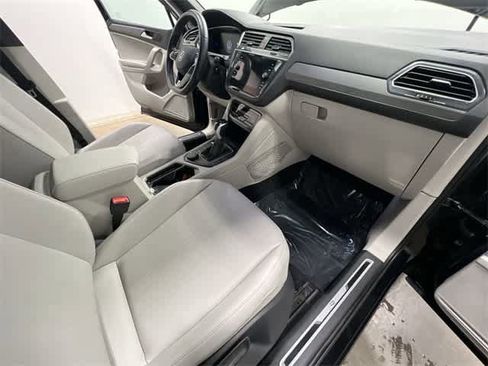 Certified 2022 Volkswagen Tiguan SE R-Line image 21
