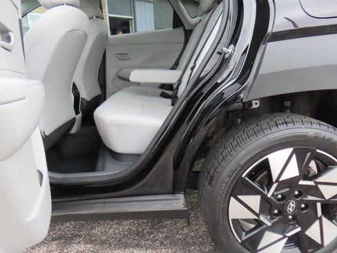 Used 2025 Hyundai Kona SEL AWD/4WD image 20