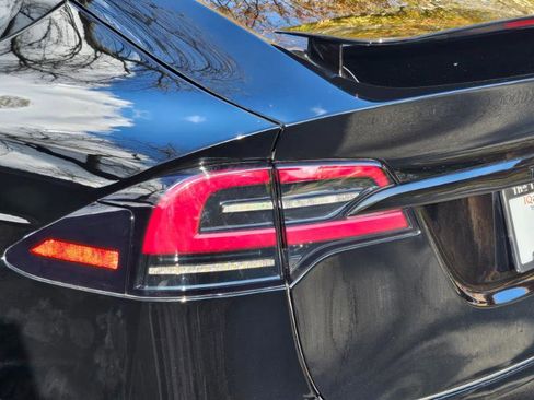 Used 2022 Tesla Model X Plaid image 26