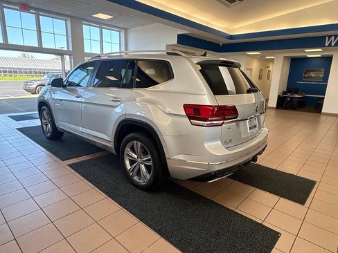 Used 2018 Volkswagen Atlas SEL w/ R-Line Package AWD/4WD image 3