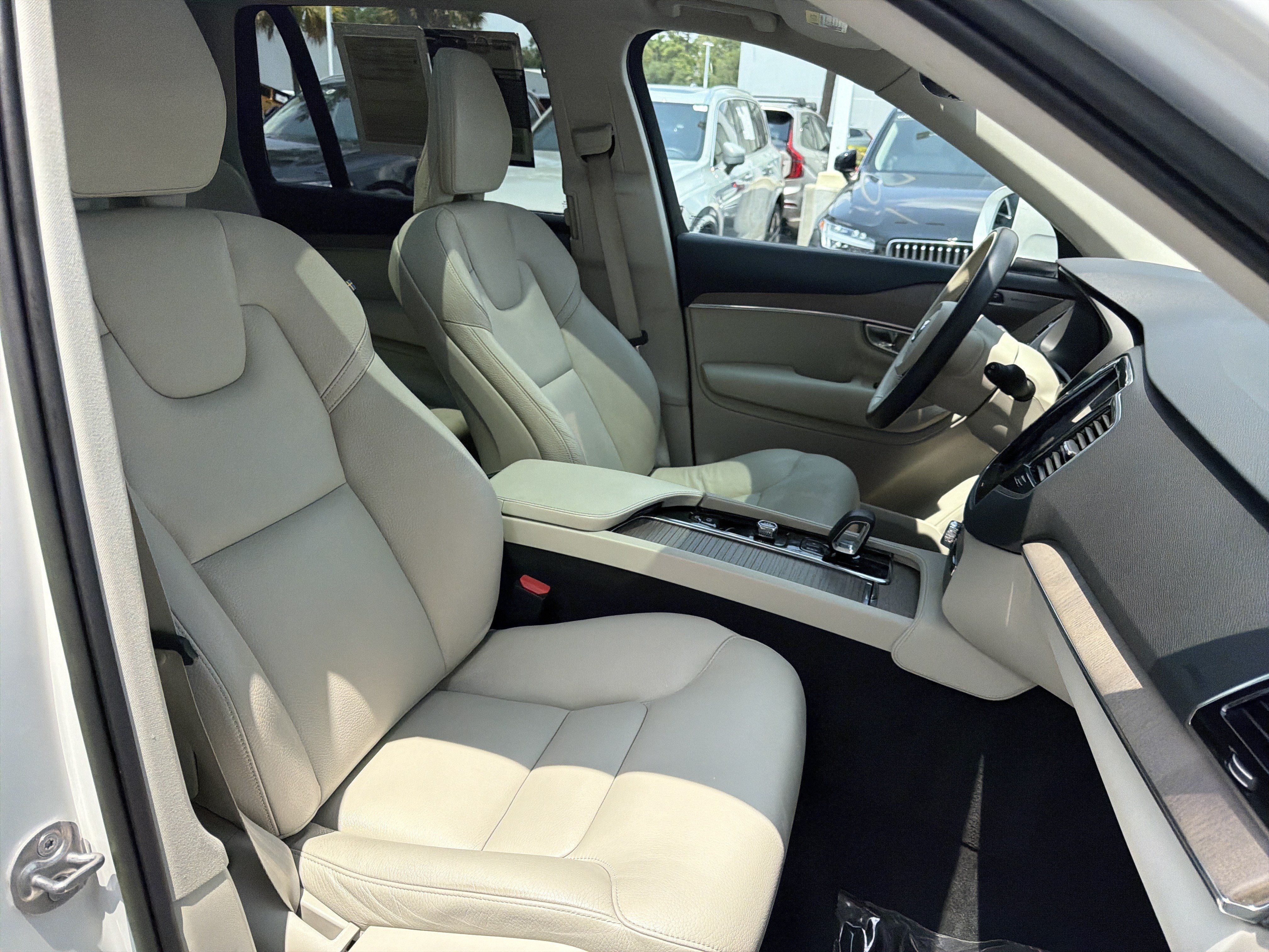 Certified 2023 Volvo XC90 B6 Plus w/ Protection Package Premier AWD/4WD image 35