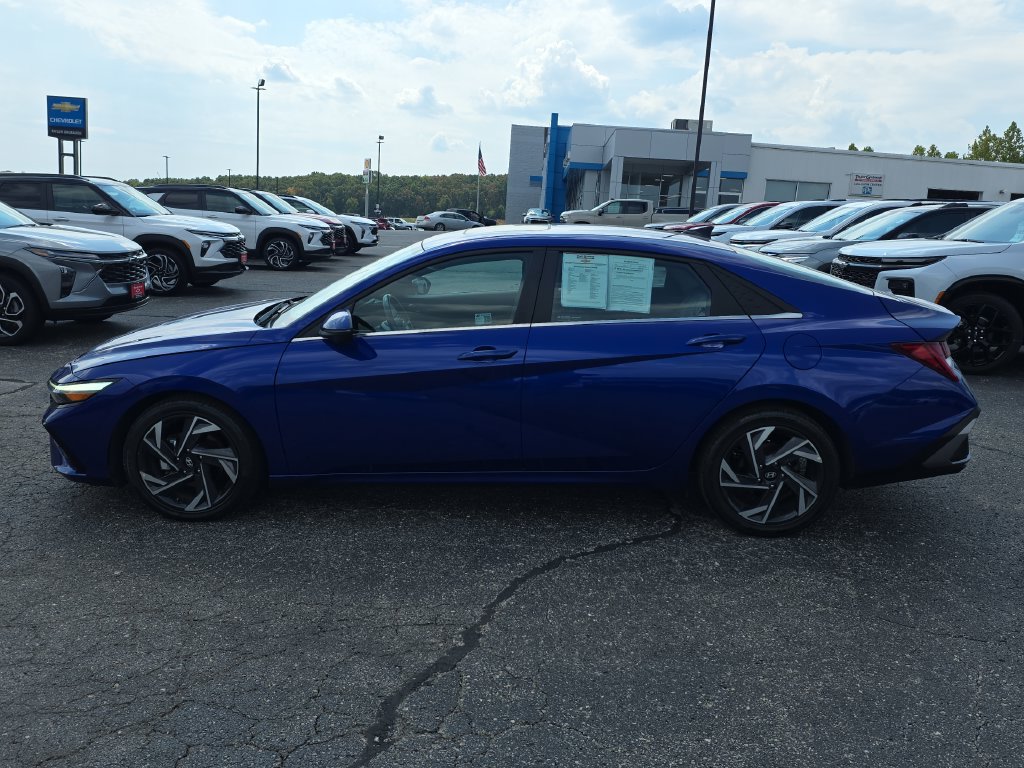 Used 2024 Hyundai Elantra Limited FWD image 5