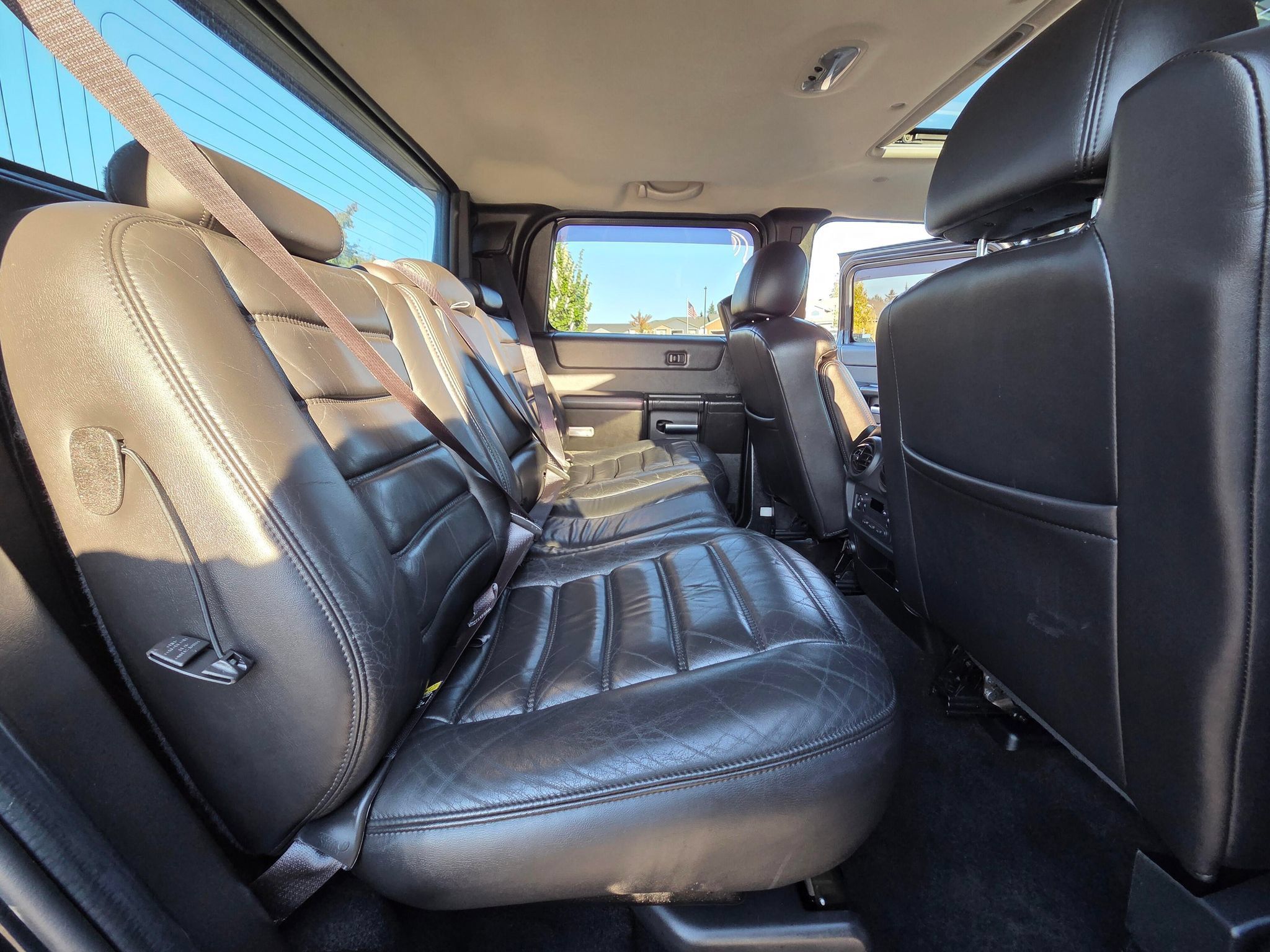 Used 2005 HUMMER H2 SUT w/ Preferred Equipment Group AWD/4WD image 27
