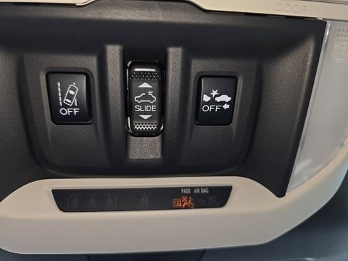 Used 2023 Subaru Forester Limited image 40