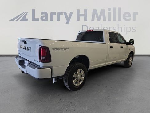 New 2025 RAM 2500 Big Horn AWD/4WD image 5