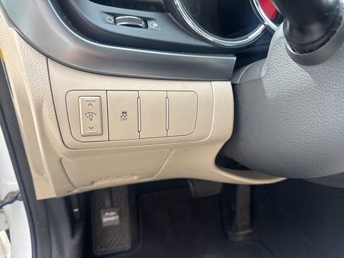 Used 2012 Kia Optima LX w/ Convenience Pkg image 9