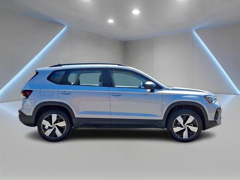 Certified 2025 Volkswagen Taos S AWD/4WD image 4