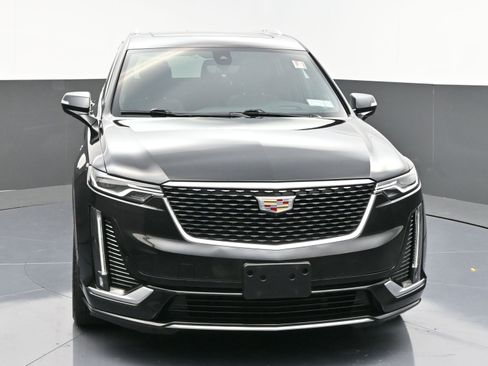 Used 2022 Cadillac XT6 Premium Luxury w/ Technology Package image 2