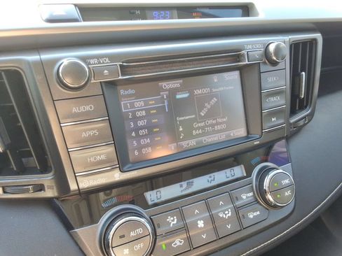 Used 2015 Toyota RAV4 XLE w/ Preferred Accessory Package FWD image 31