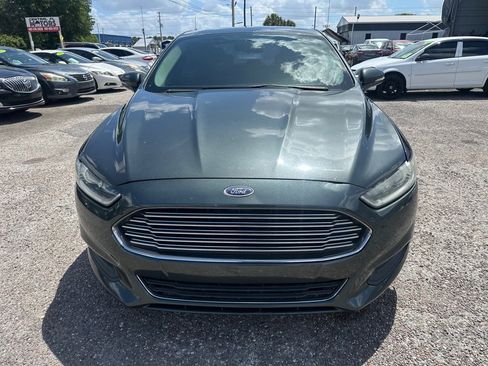 Used 2016 Ford Fusion SE image 3