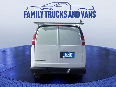 Used 2023 Chevrolet Express 3500 w/ Driver Convenience Package image 4